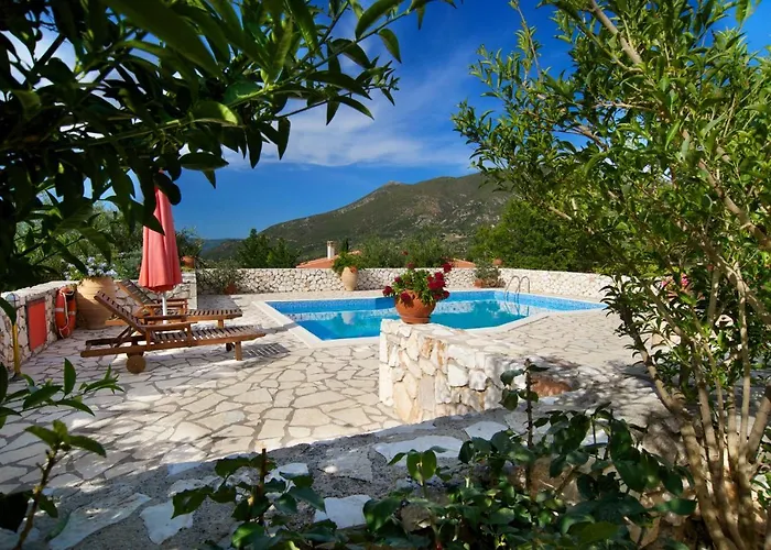 Koutsoypia Stone House *