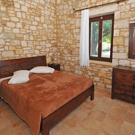 Βίλα Koutsoypia Stone House