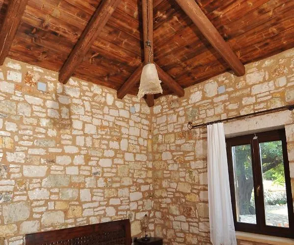 Вилла Koutsoypia Stone House Сами